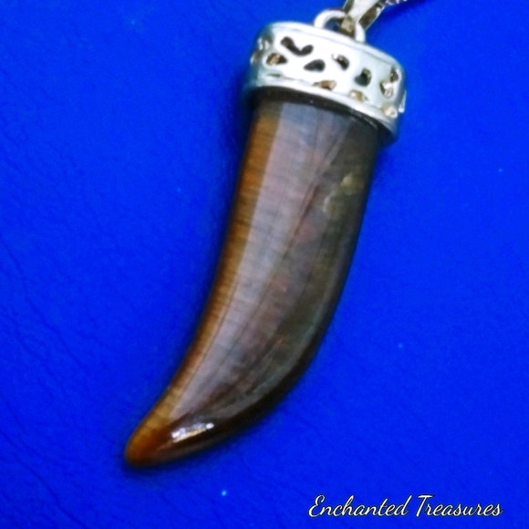 .°°·.TIG£R§_🐅_E¥E (Tiger Tooth Pendant) - Picture 3 of 4